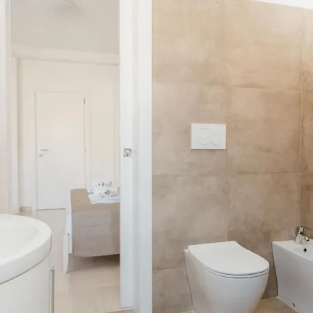 Castello Bed and Breakfast 4*